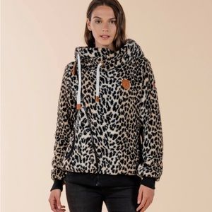 Wanakome Leopard print Bliss Sherpa hodie